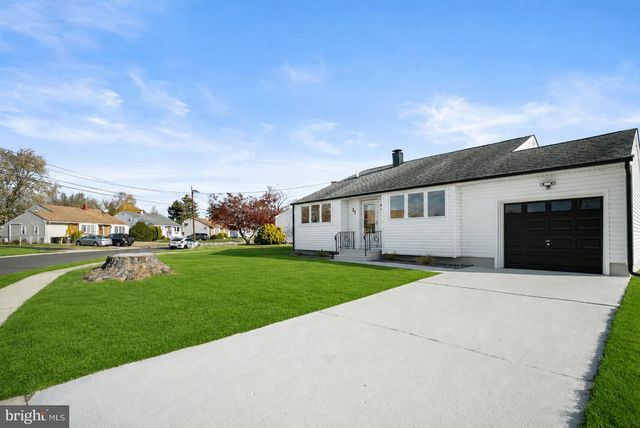 23 HASTINGS RD, Hamilton, NJ 08620