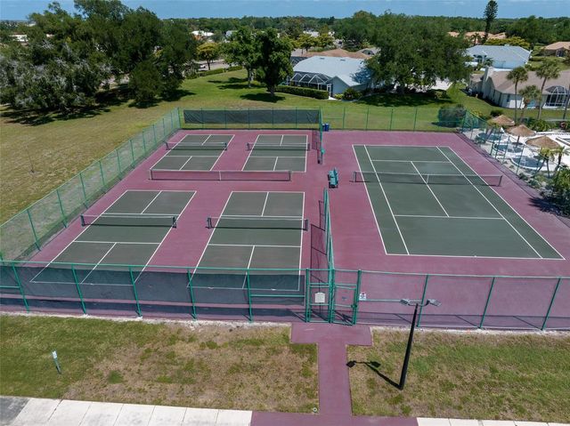 3162 E VILLAGE DRIVE, Venice, FL 34293