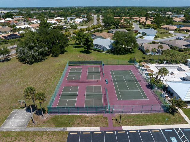 3162 E VILLAGE DRIVE, Venice, FL 34293