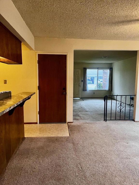 Image 11 of property listing at 3312 Jayanne Way, Carmichael, CA 95608