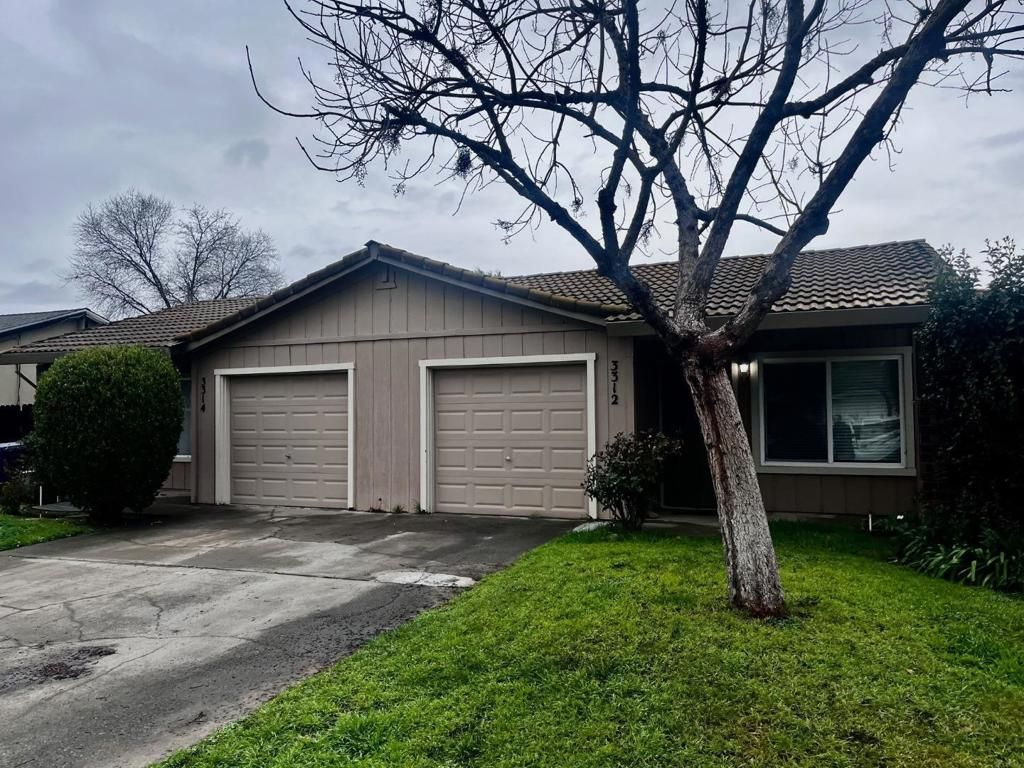 Image 2 of property listing at 3312 Jayanne Way, Carmichael, CA 95608