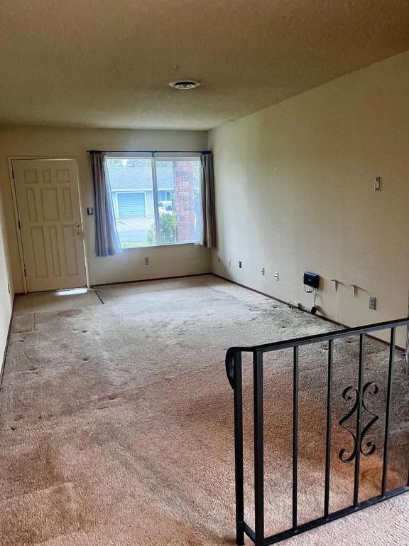 Image 9 of property listing at 3312 Jayanne Way, Carmichael, CA 95608