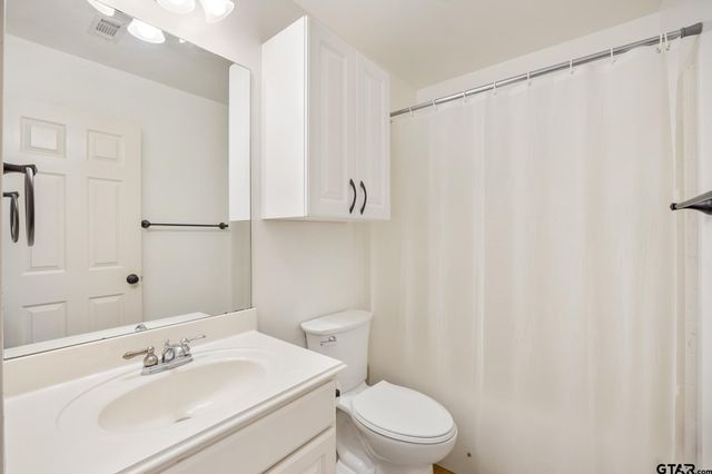 209 Cass Cir, Flint, TX 75762