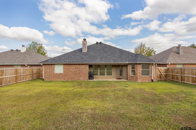 209 Cass Cir, Flint, TX 75762