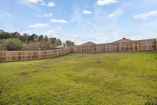 209 Cass Cir, Flint, TX 75762