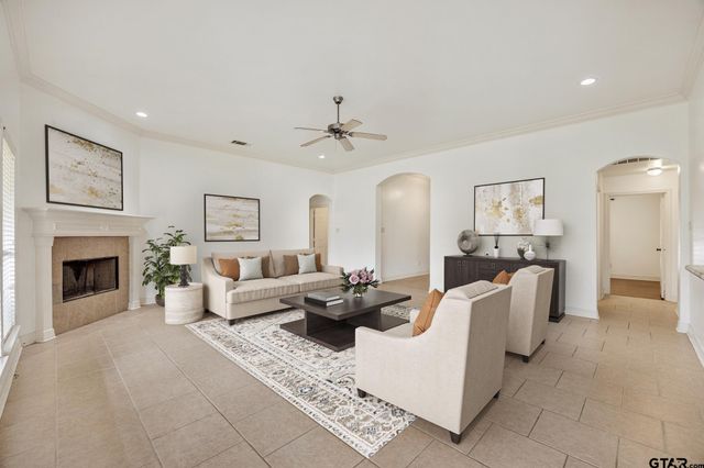 209 Cass Cir, Flint, TX 75762