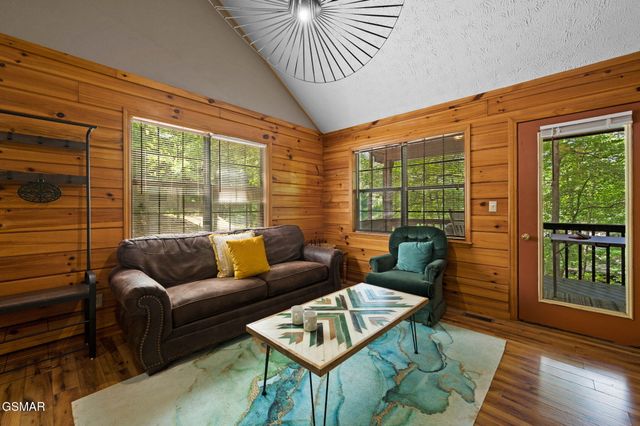 1503 Squirrel Nest Way, Sevierville, TN 37876