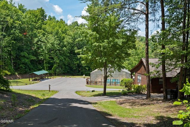 1503 Squirrel Nest Way, Sevierville, TN 37876