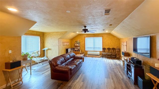 781 Beaver Lake Drive, Texarkana, TX 75501