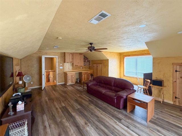 781 Beaver Lake Drive, Texarkana, TX 75501