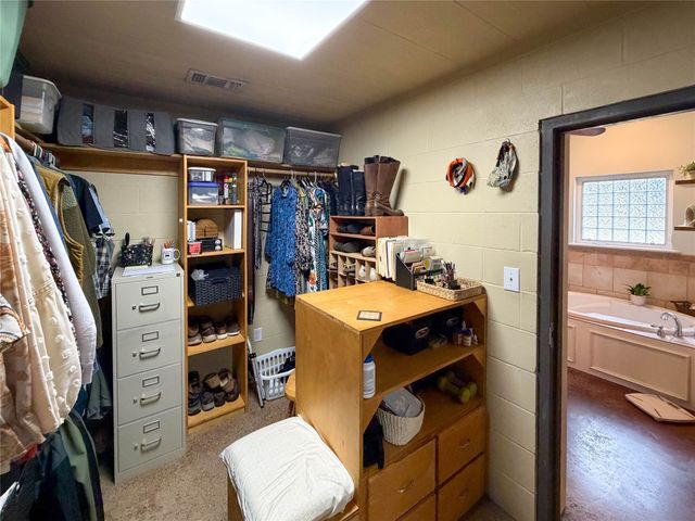 781 Beaver Lake Drive, Texarkana, TX 75501