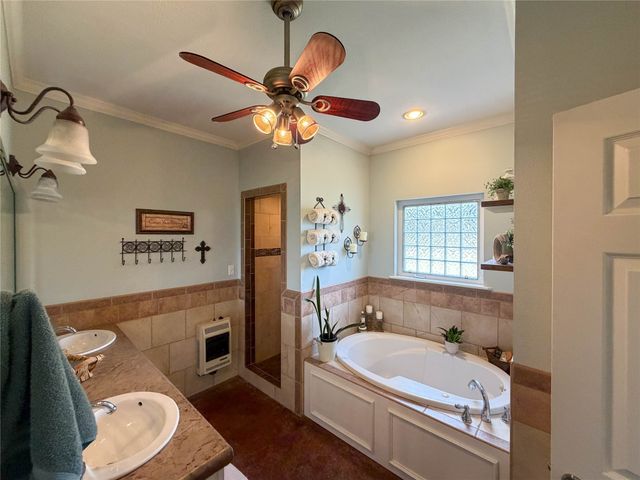 781 Beaver Lake Drive, Texarkana, TX 75501