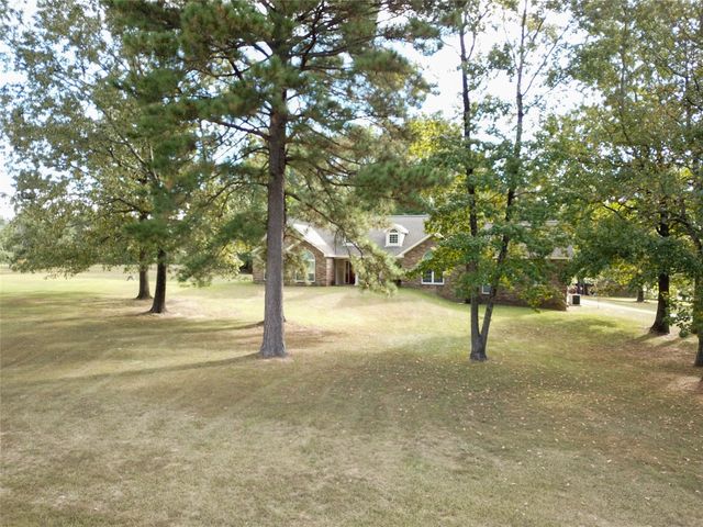781 Beaver Lake Drive, Texarkana, TX 75501