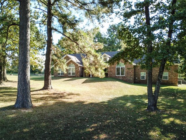 781 Beaver Lake Drive, Texarkana, TX 75501