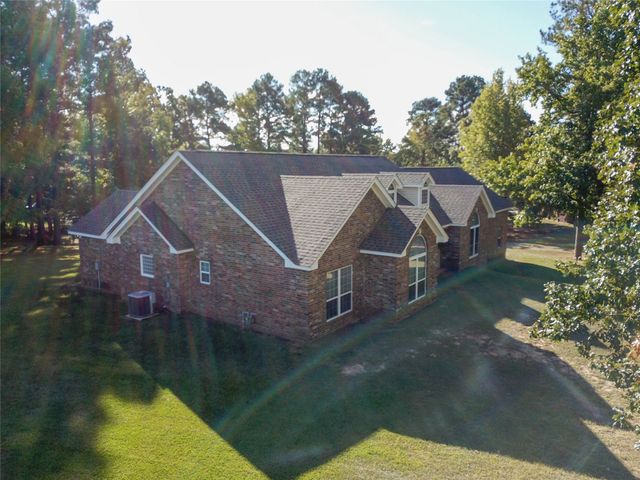 781 Beaver Lake Drive, Texarkana, TX 75501