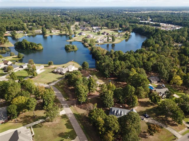 781 Beaver Lake Drive, Texarkana, TX 75501