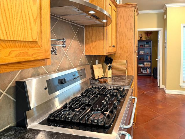 781 Beaver Lake Drive, Texarkana, TX 75501