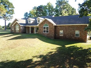 781 Beaver Lake Drive, Texarkana, TX 75501