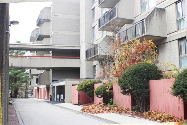 55 Tall Oaks Dr 407, Weymouth, MA 02190