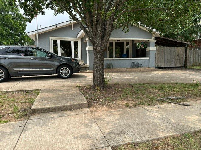 3620 Meadowbrook Dr, Fort Worth, TX 75103