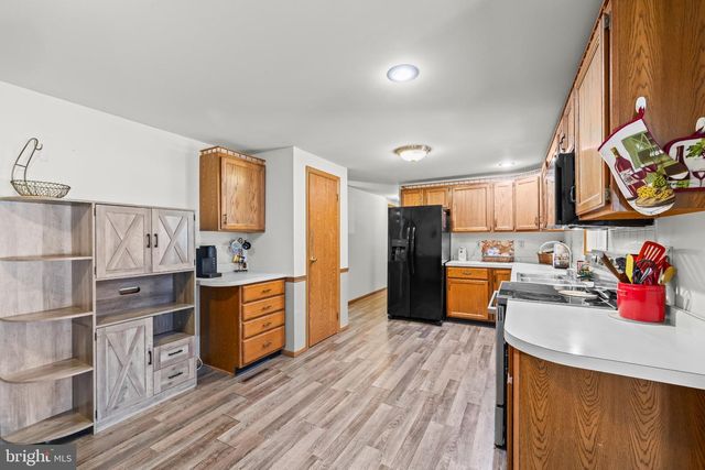 9 RASPBERRY DR, Mechanicsburg, PA 17050