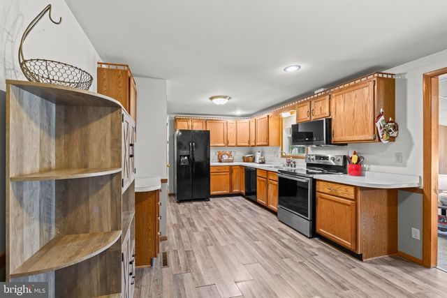9 RASPBERRY DR, Mechanicsburg, PA 17050
