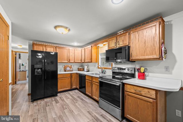 9 RASPBERRY DR, Mechanicsburg, PA 17050
