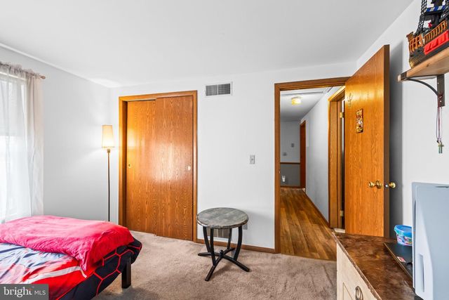 9 RASPBERRY DR, Mechanicsburg, PA 17050
