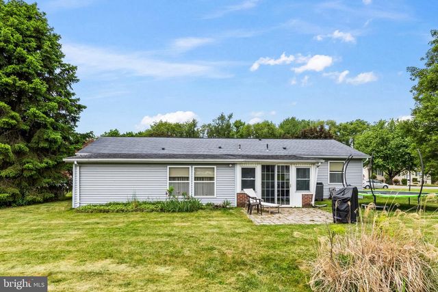 9 RASPBERRY DR, Mechanicsburg, PA 17050