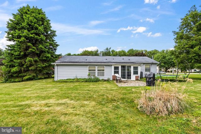 9 RASPBERRY DR, Mechanicsburg, PA 17050