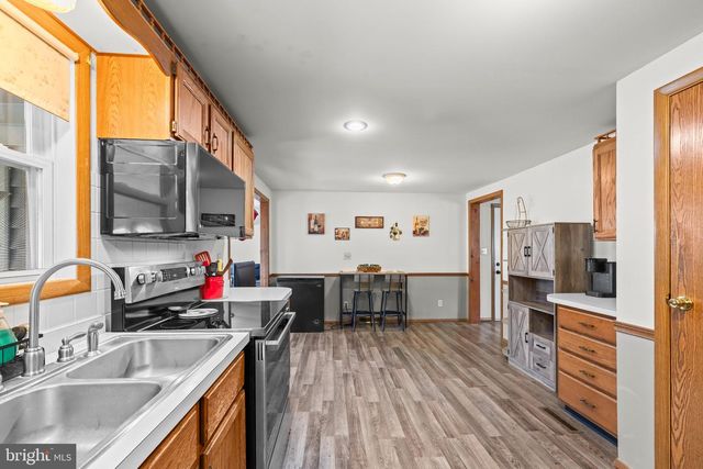 9 RASPBERRY DR, Mechanicsburg, PA 17050