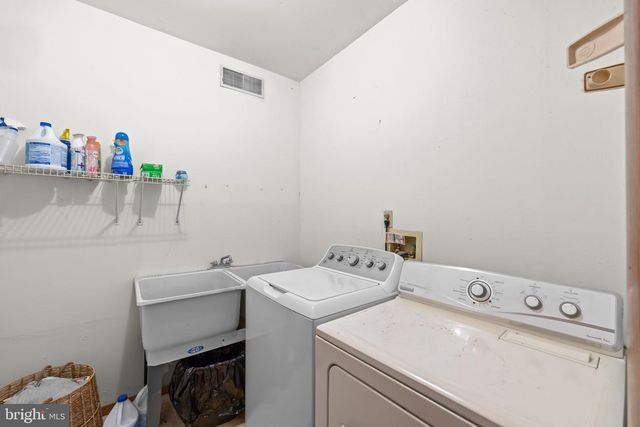 9 RASPBERRY DR, Mechanicsburg, PA 17050
