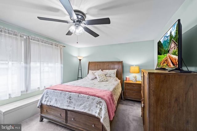 9 RASPBERRY DR, Mechanicsburg, PA 17050