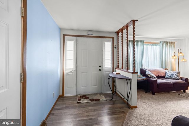 9 RASPBERRY DR, Mechanicsburg, PA 17050