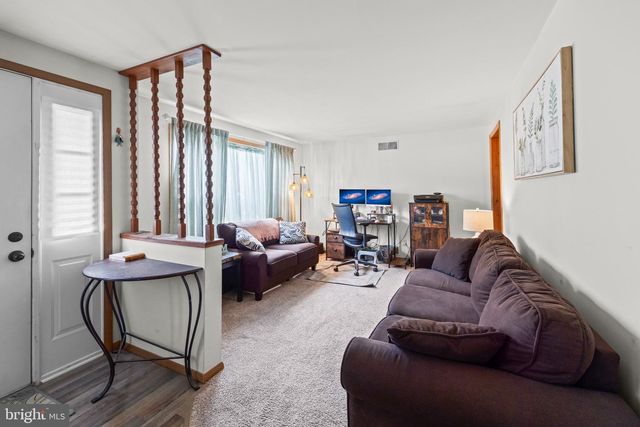 9 RASPBERRY DR, Mechanicsburg, PA 17050