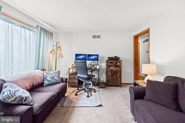 9 RASPBERRY DR, Mechanicsburg, PA 17050