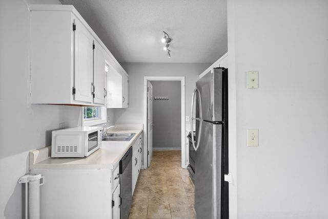 1628 Hannibal Dr, Oak Grove, KY 42262