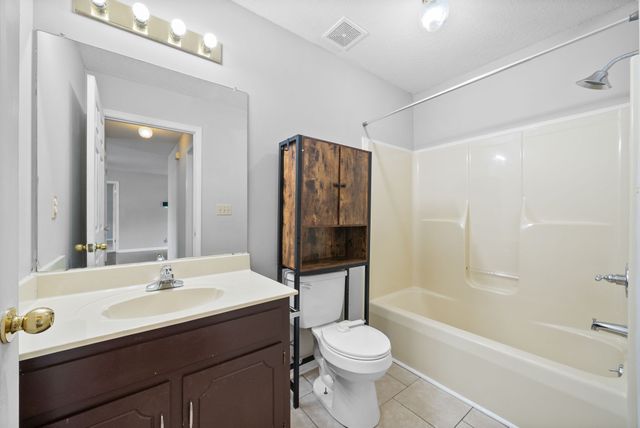 1628 Hannibal Dr, Oak Grove, KY 42262