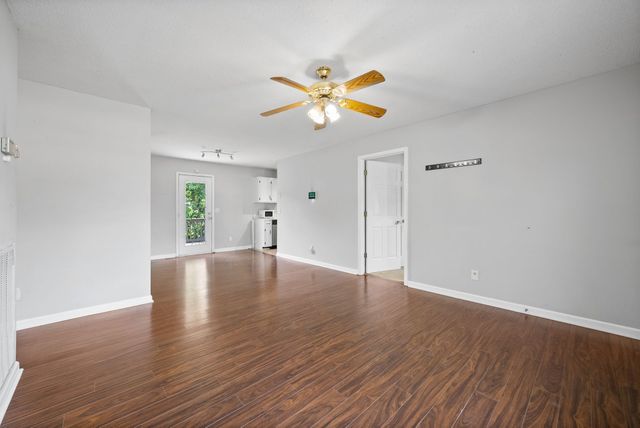 1628 Hannibal Dr, Oak Grove, KY 42262