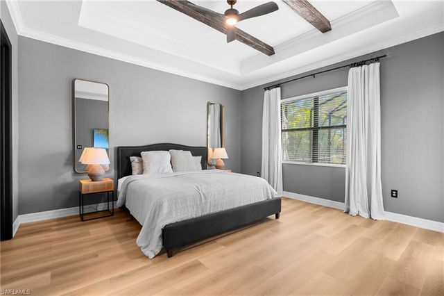 2067 Antigua LN, Naples, FL 34120