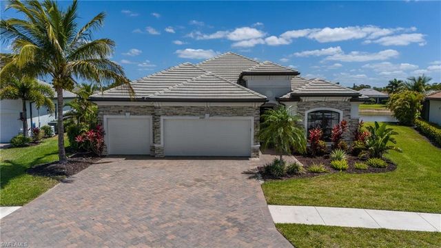 2067 Antigua LN, Naples, FL 34120