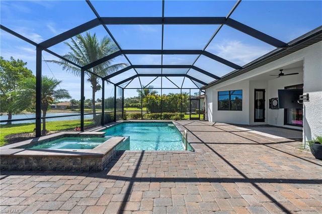 2067 Antigua LN, Naples, FL 34120