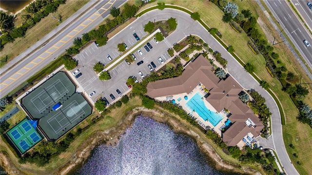 2067 Antigua LN, Naples, FL 34120