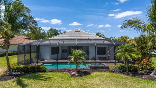 2067 Antigua LN, Naples, FL 34120