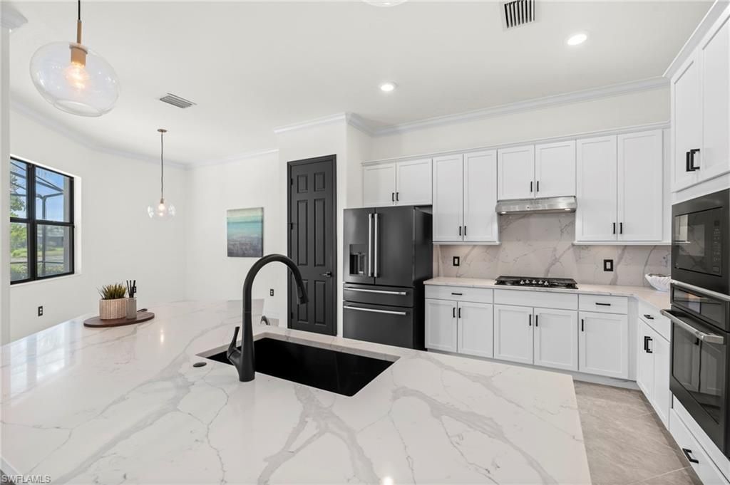 2067 Antigua LN, NAPLES, FL 34120 — photo 4