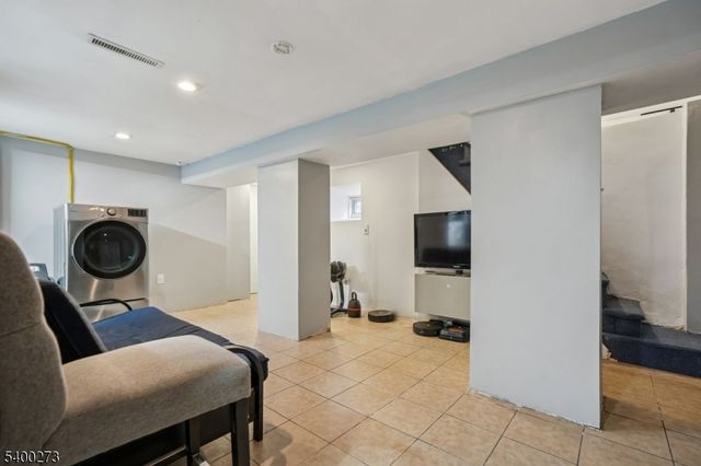 113 Valley Rd, Clifton City, NJ 07013