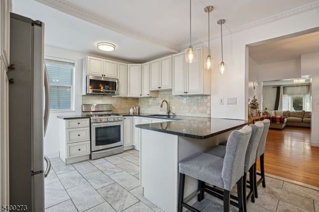 113 Valley Rd, Clifton City, NJ 07013