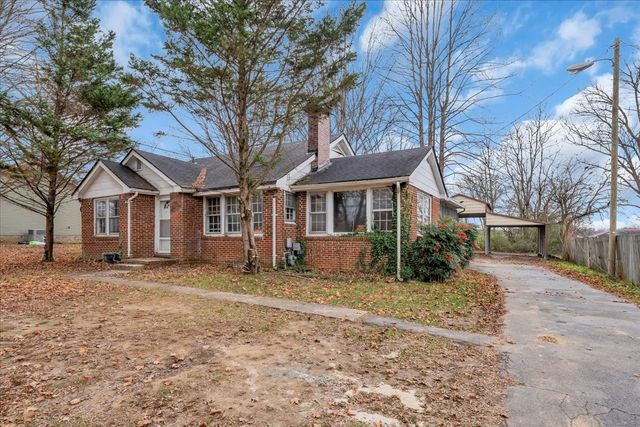 1011 Ovoca Rd, Tullahoma, TN 37388