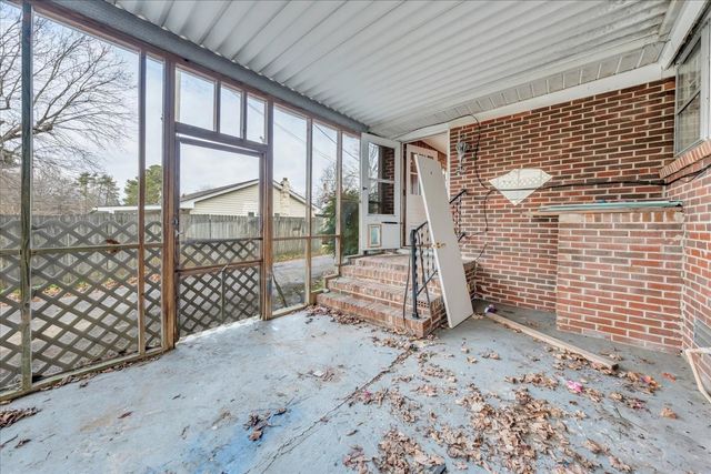 1011 Ovoca Rd, Tullahoma, TN 37388