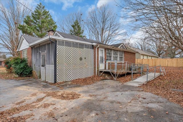 1011 Ovoca Rd, Tullahoma, TN 37388